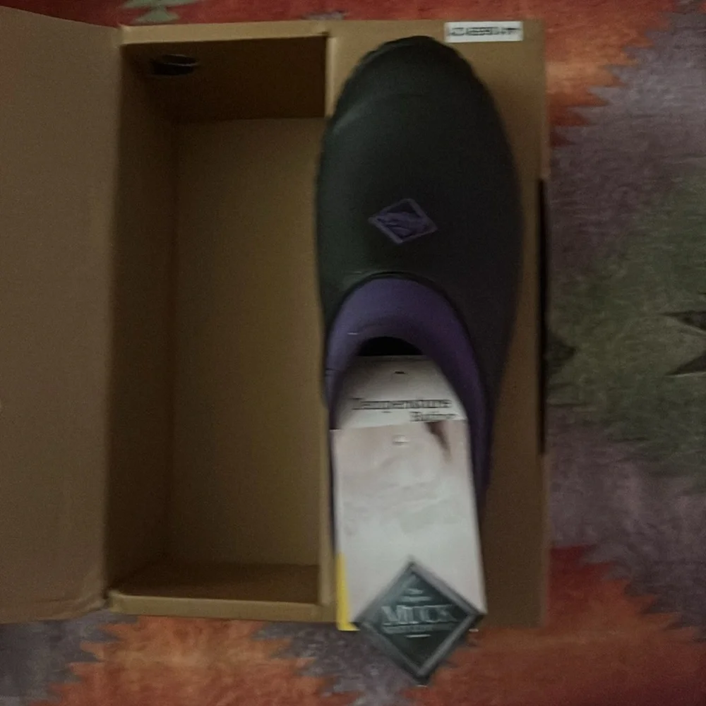 Brand new Muck boots with box - Picture 2 of 4